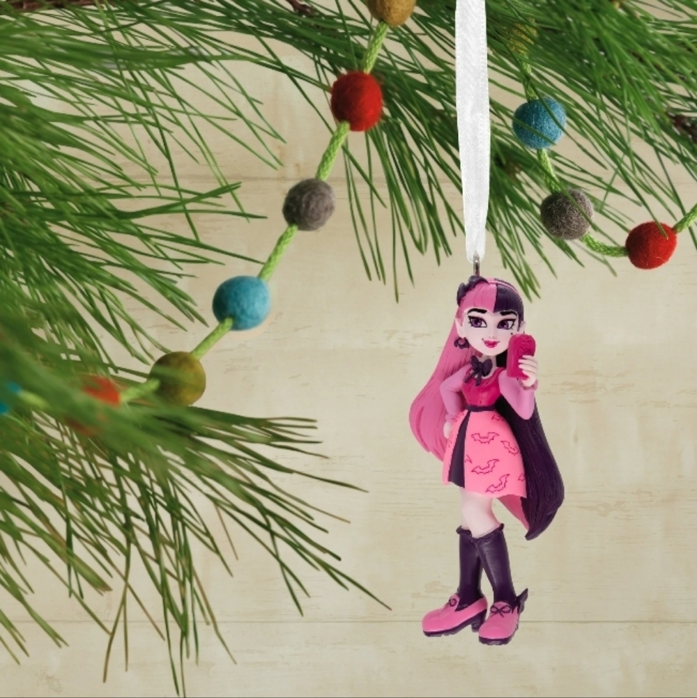 🚦♡Hallmark Mattel Monster High Draculaura Ornament